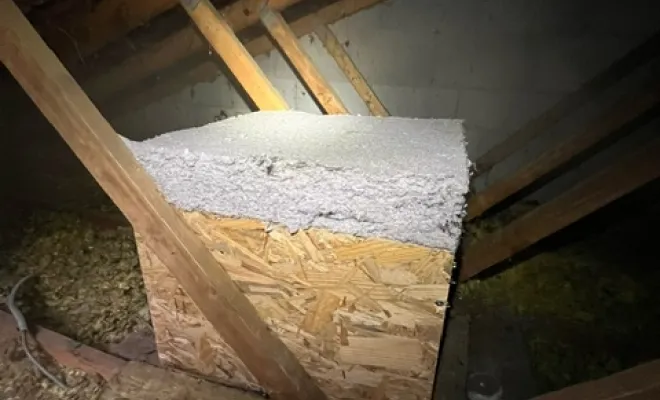 rehausse de trappe d'accès en bois avec son isolant